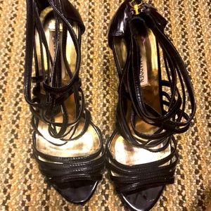 Steve Madden black strappy heels size 7